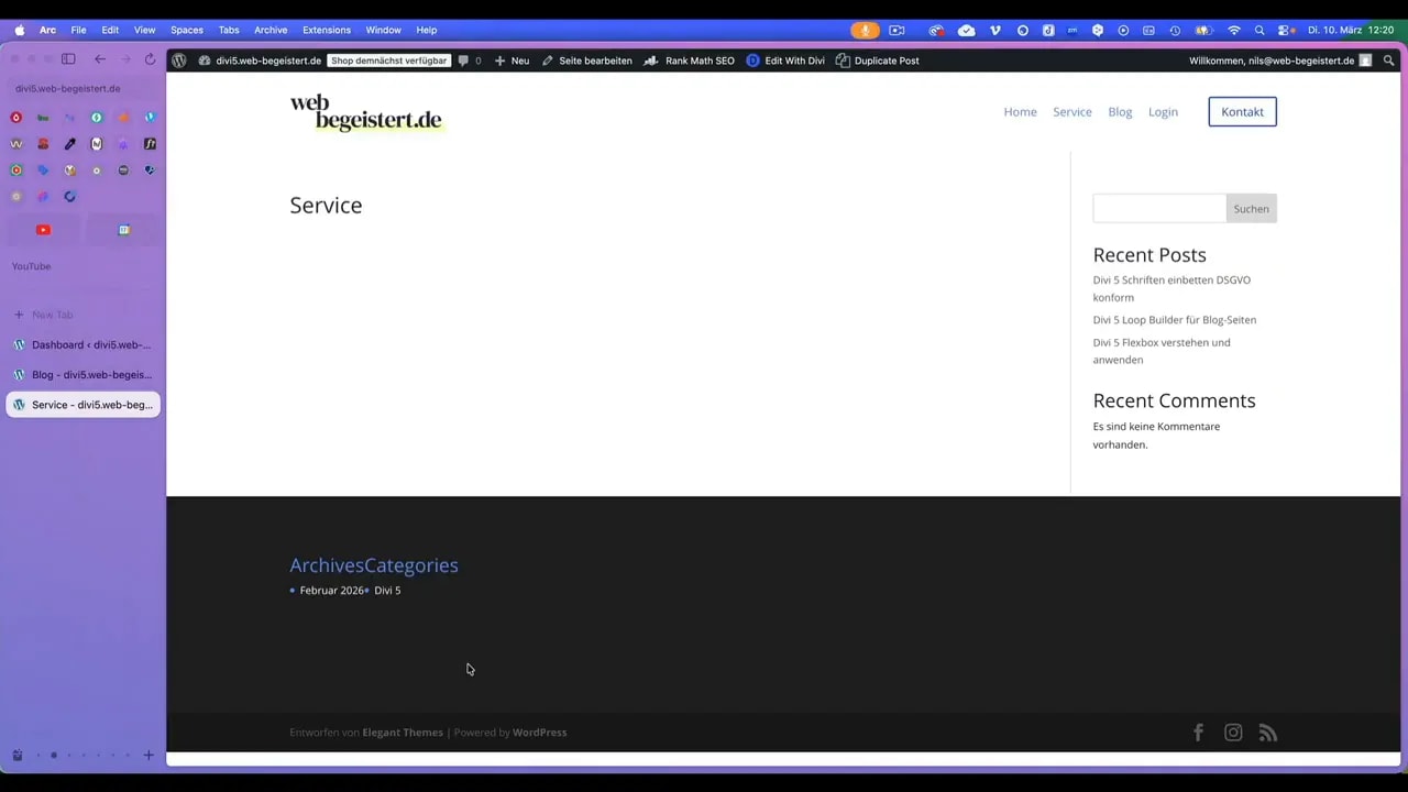 Website-Frontend mit sichtbarem dunklen Footer und WordPress-Admin-Leiste oben